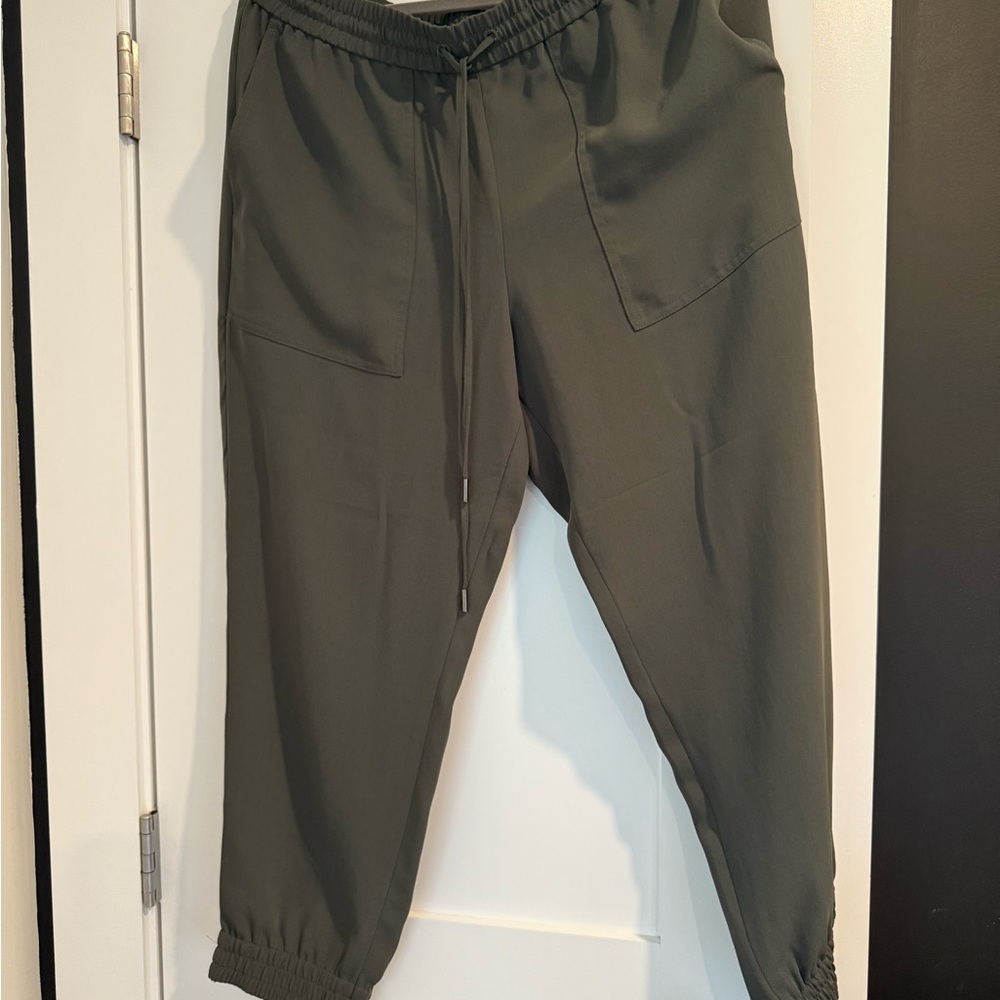 Women’s Olive Jogger Pants